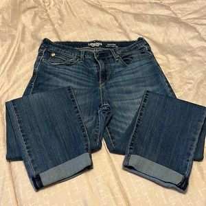 Denizen Levi’s, modern slim cuffed women’s size 6/28 jeans